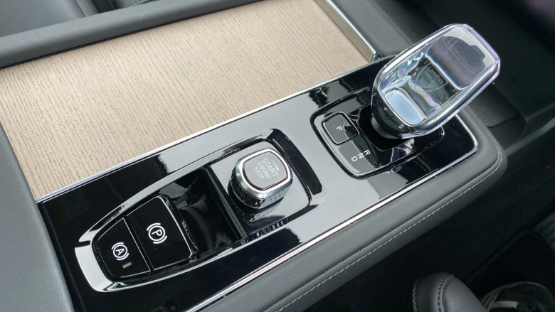 Volvo XC90 2.0 T8 PHEV Plus Dark 5dr AWD Geartronic Estate